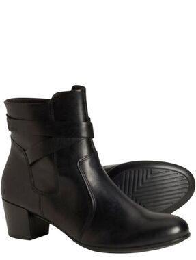 Ecco Classic 35 Black Leather Booties Size 40